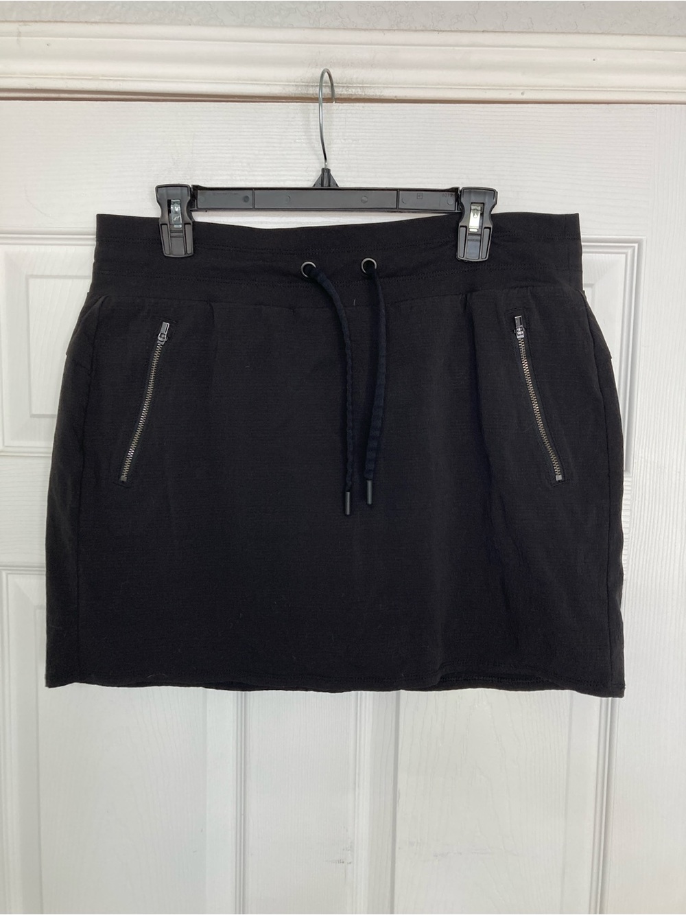 Athleta Black Drawstring Mini Skort with Zip Pockets 12